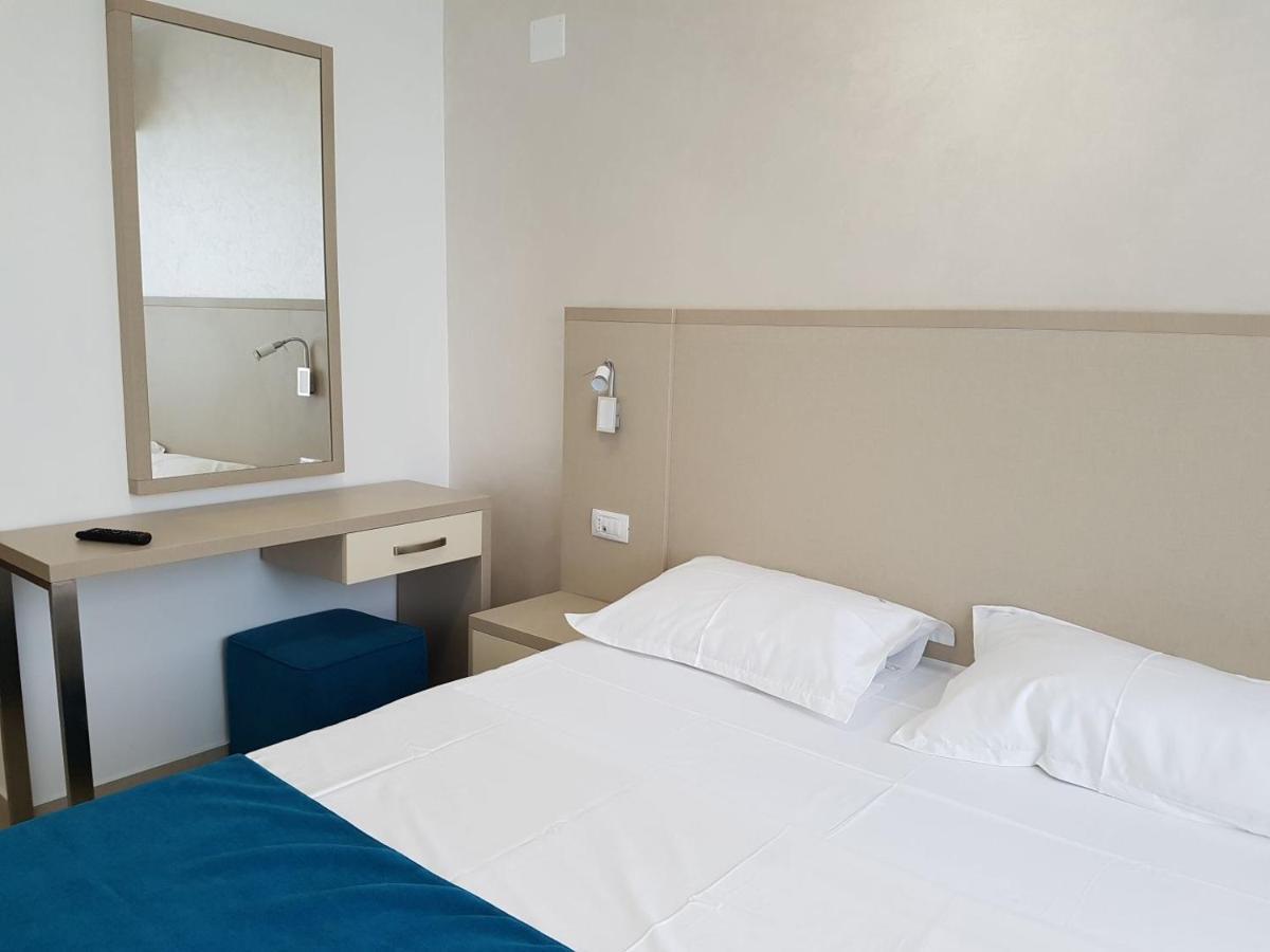Hotel Delfin Mamaia Dış mekan fotoğraf